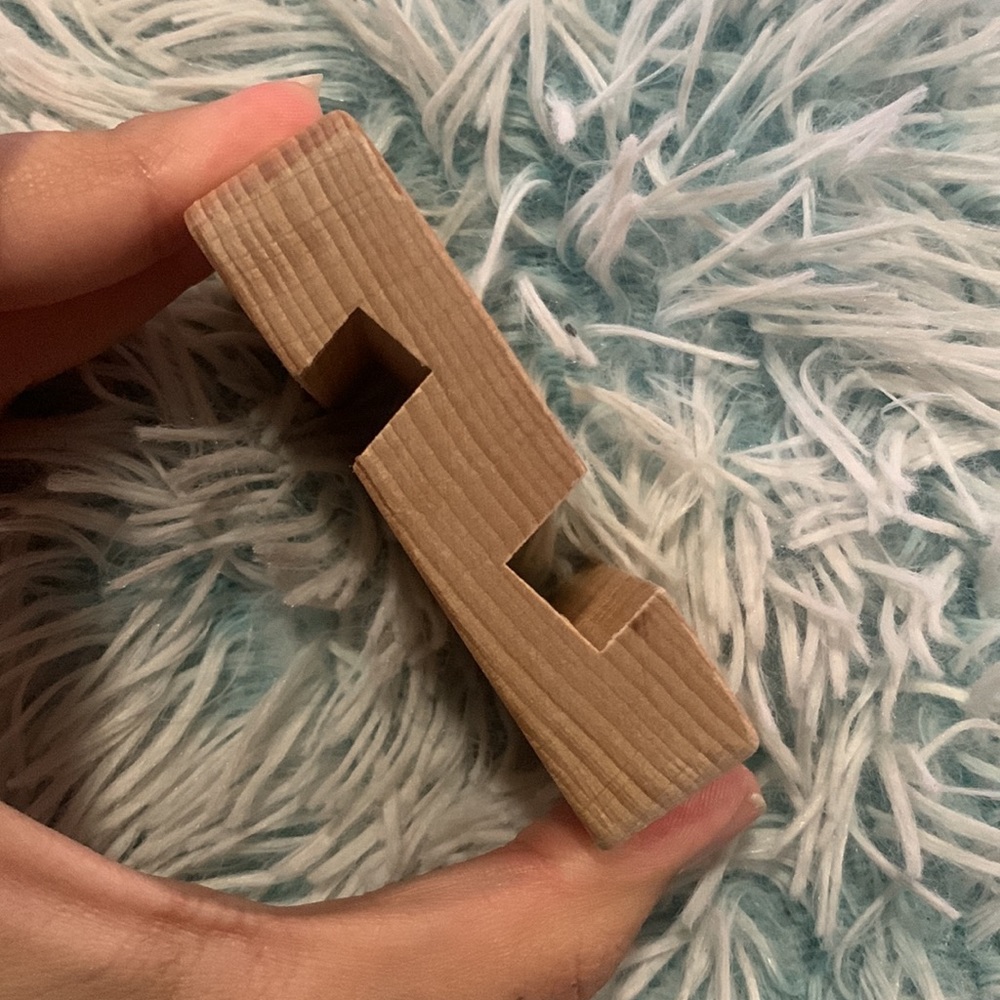 Wooden cell phone / tablet stand - Picture 3 of 5